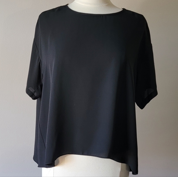 Olivaceous Tops - Olivaceous Elegant Black Short Sleeve Tee